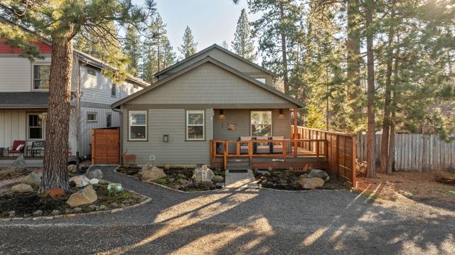 347 E Jefferson Avenue, Sisters, OR 97759