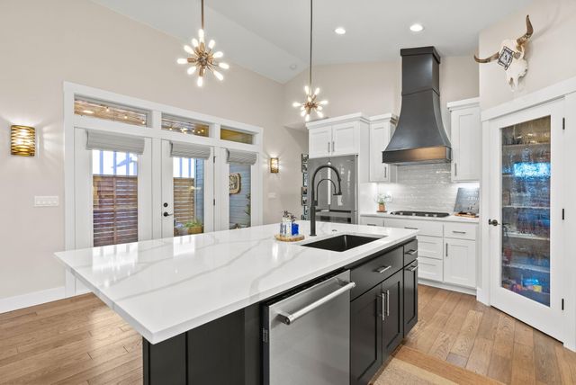 347 E Jefferson Avenue, Sisters, OR 97759