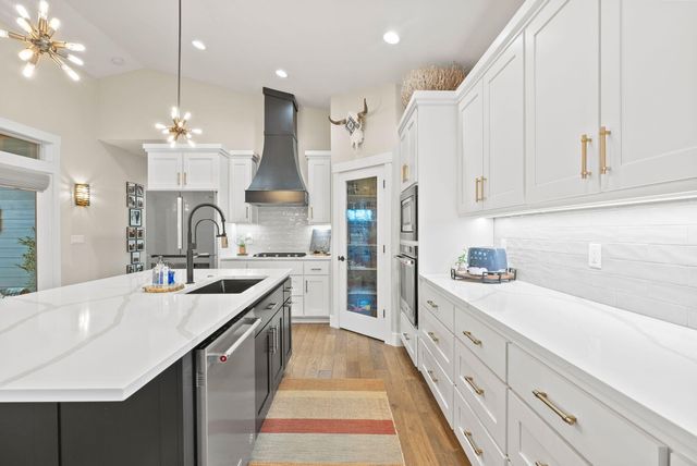 347 E Jefferson Avenue, Sisters, OR 97759