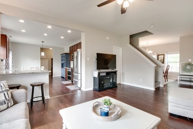 3201 Underwood Drive, Whiteland, IN 46184