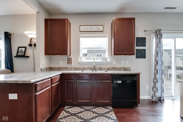 3201 Underwood Drive, Whiteland, IN 46184