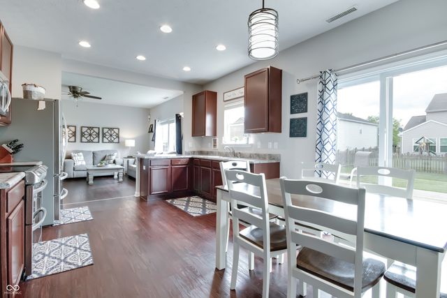 3201 Underwood Drive, Whiteland, IN 46184