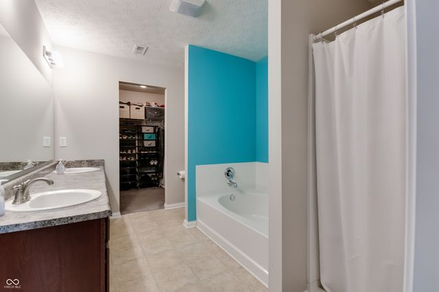 3201 Underwood Drive, Whiteland, IN 46184