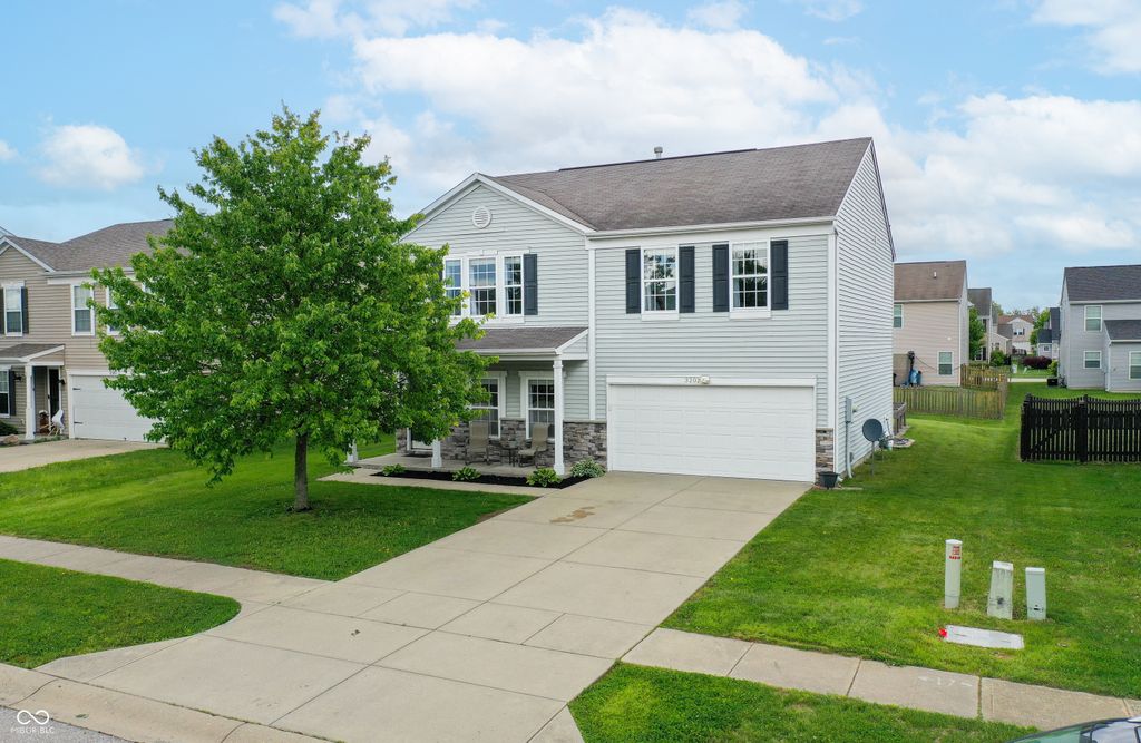 3201 Underwood Drive, Whiteland, IN 46184