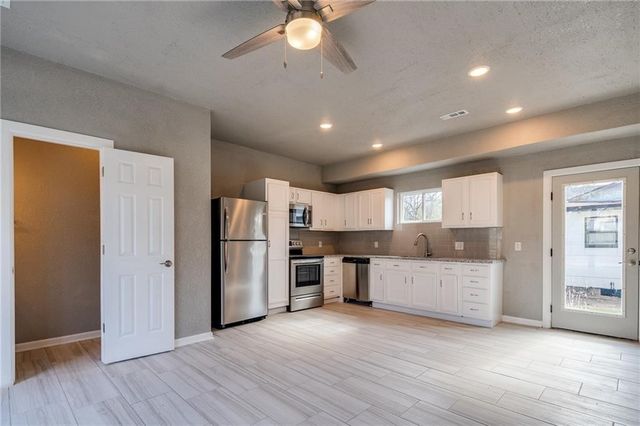 400-402 Hemlock Street, Rogers, AR 72756