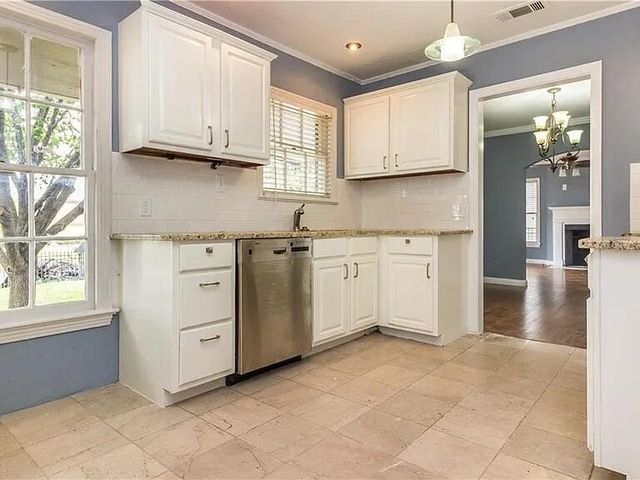 2514 W Jefferson Boulevard, Dallas, TX 75211