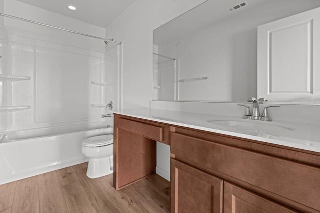 2348 E Loomis Rd, Stockton, CA 95205