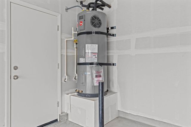 2348 E Loomis Rd, Stockton, CA 95205