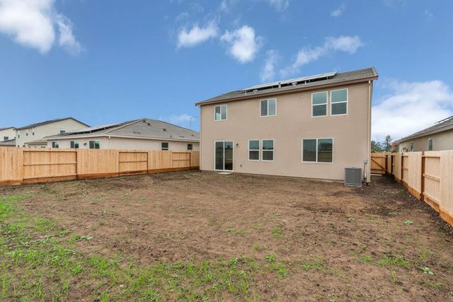 2348 E Loomis Rd, Stockton, CA 95205