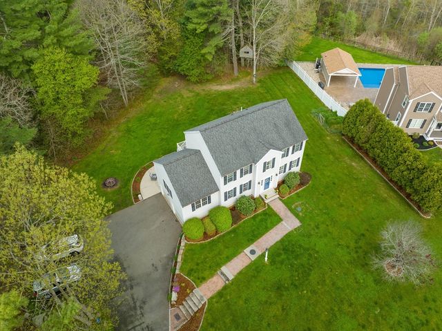 6 Mckenzies Way, Berkley, MA 02779