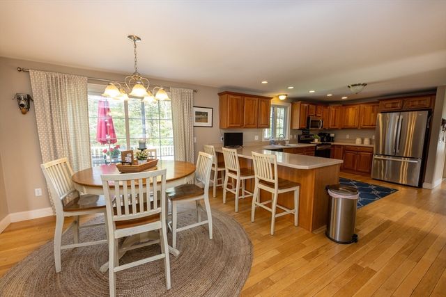 6 Mckenzies Way, Berkley, MA 02779