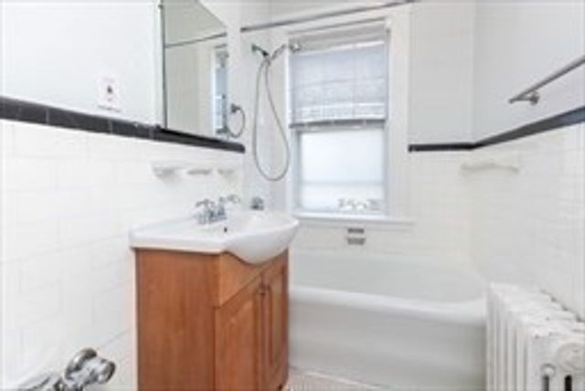 22 Concord Ave 10, Cambridge, MA 02138