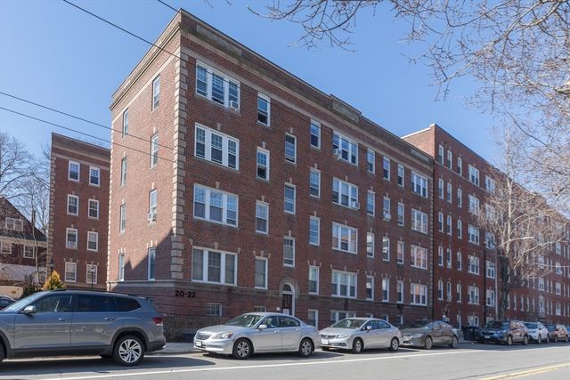 22 Concord Ave 10, Cambridge, MA 02138