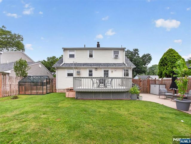 246 Hickory Street, Twp Of Washington, NJ 07676