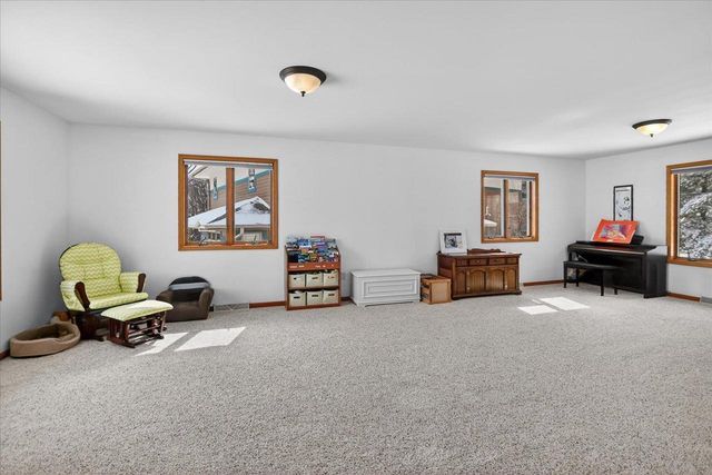 6620 Meredith Way, Mcfarland, WI 53558