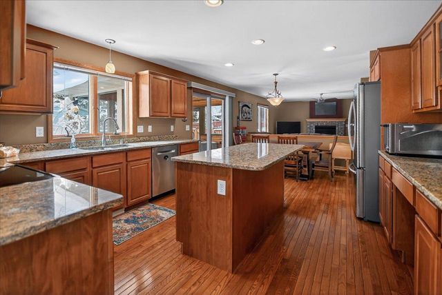 6620 Meredith Way, Mcfarland, WI 53558