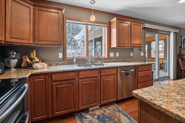 6620 Meredith Way, Mcfarland, WI 53558