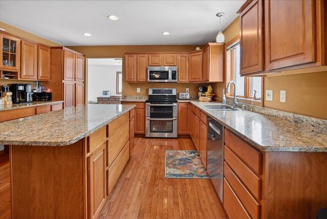 6620 Meredith Way, Mcfarland, WI 53558