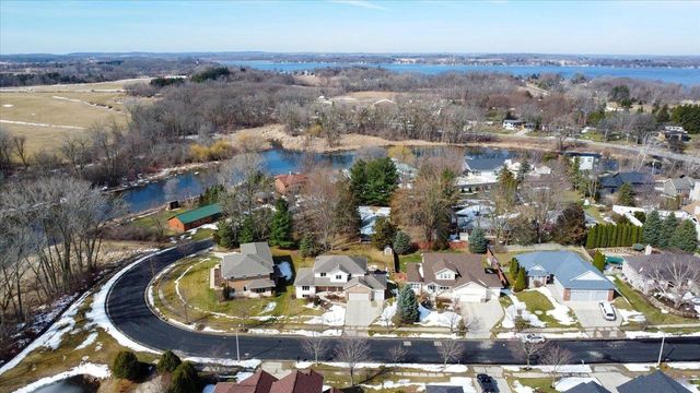 6620 Meredith Way, Mcfarland, WI 53558