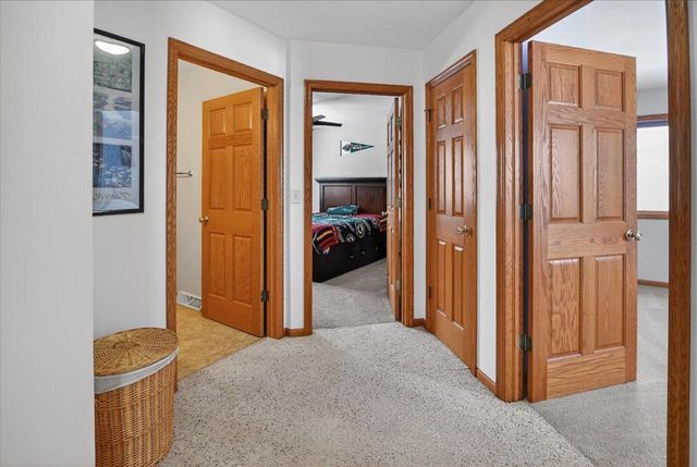 6620 Meredith Way, Mcfarland, WI 53558