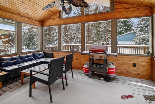 6620 Meredith Way, Mcfarland, WI 53558