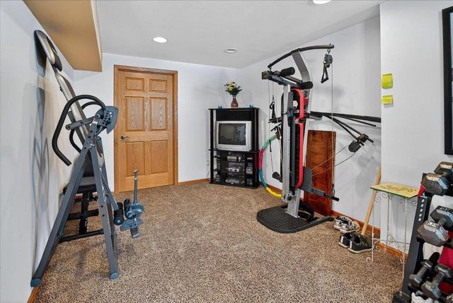 6620 Meredith Way, Mcfarland, WI 53558