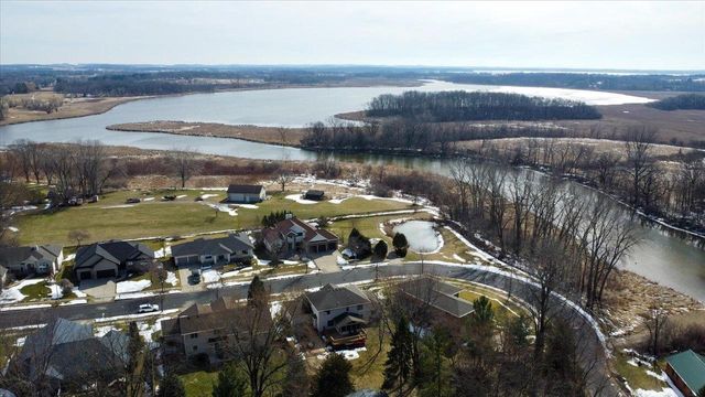 6620 Meredith Way, Mcfarland, WI 53558