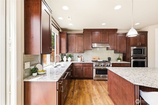21223 NE 9th Place, Sammamish, WA 98074
