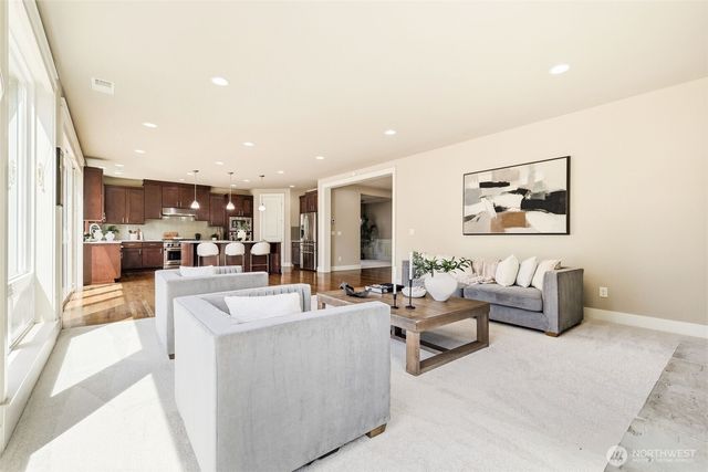 21223 NE 9th Place, Sammamish, WA 98074