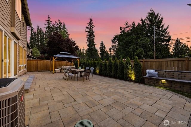 21223 NE 9th Place, Sammamish, WA 98074