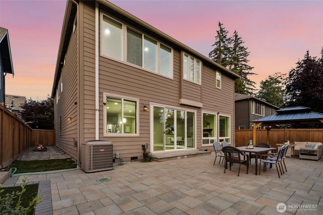 21223 NE 9th Place, Sammamish, WA 98074
