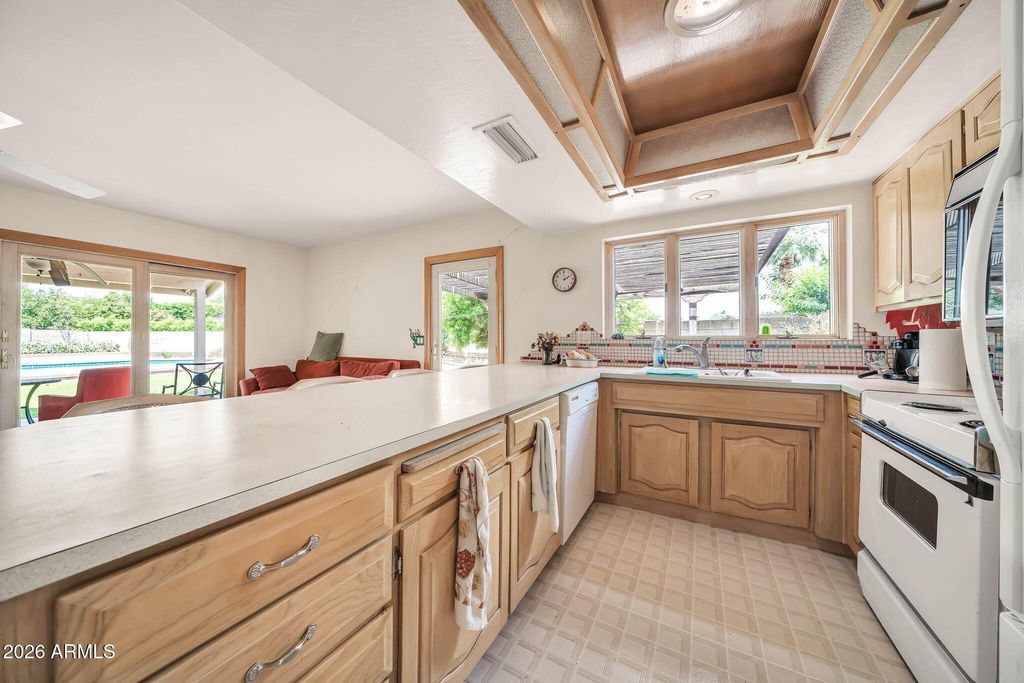 Image 11 of property listing at 8337 N 85TH Street, Scottsdale, AZ 85258
