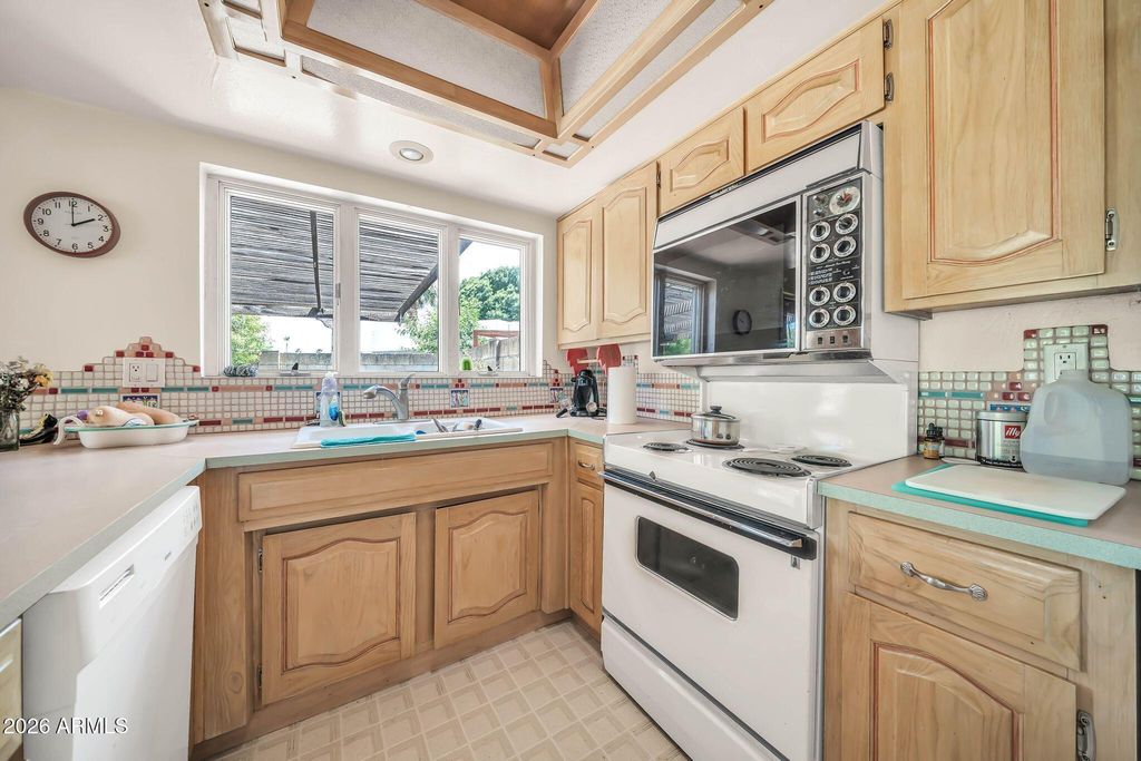 Image 12 of property listing at 8337 N 85TH Street, Scottsdale, AZ 85258