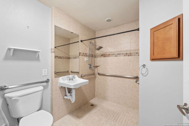 7323 Snowden Rd Apt 1101, San Antonio, TX 78240