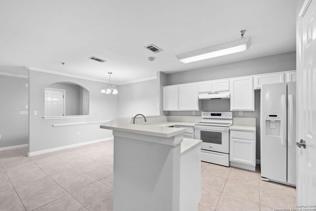 7323 Snowden Rd Apt 1101, San Antonio, TX 78240