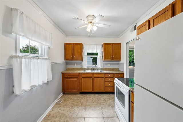 5711 Ovid Avenue, Des Moines, IA 50310