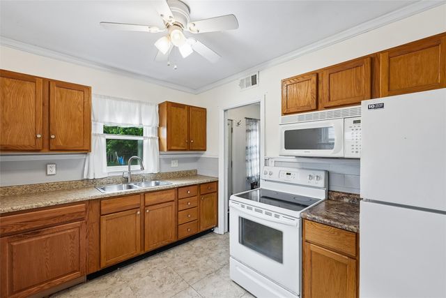 5711 Ovid Avenue, Des Moines, IA 50310