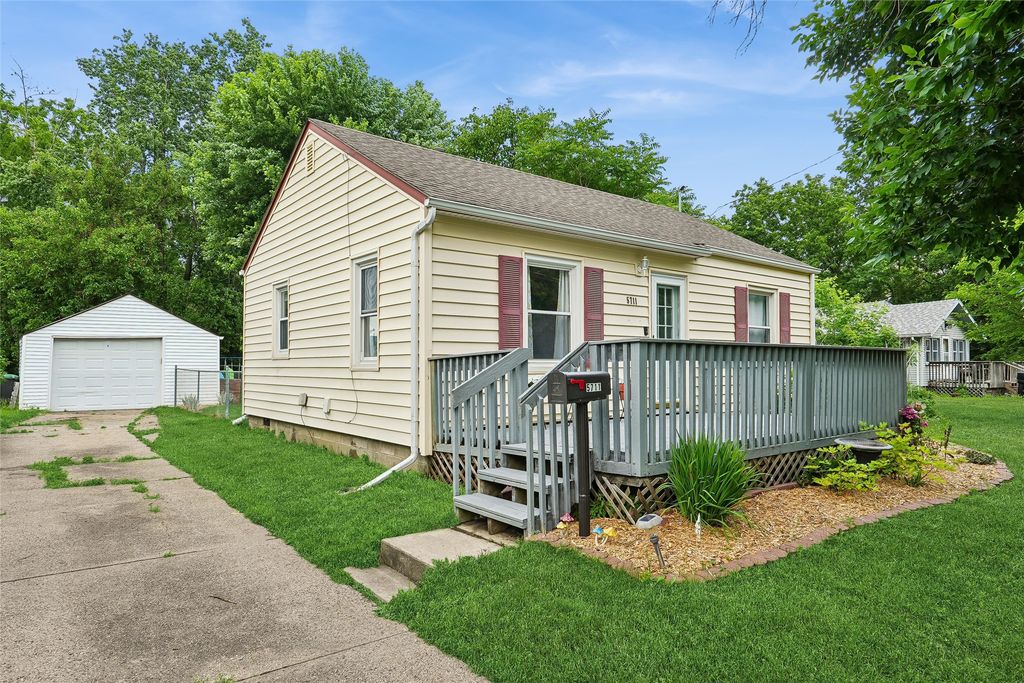5711 Ovid Avenue, Des Moines, IA 50310