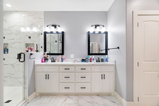 725 Daniel Street, Blossom, TX 75416