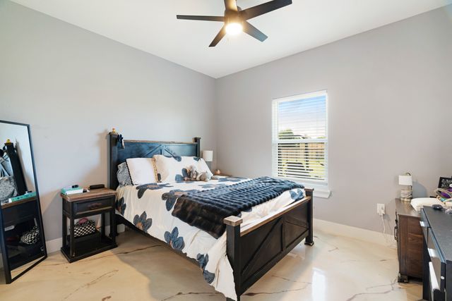 725 Daniel Street, Blossom, TX 75416