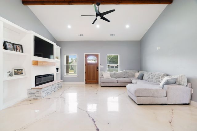 725 Daniel Street, Blossom, TX 75416