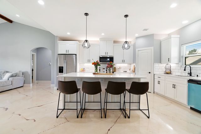 725 Daniel Street, Blossom, TX 75416
