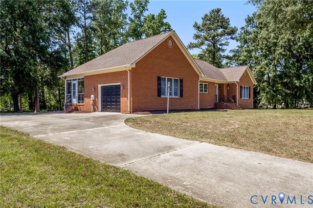 19106 Andrews Dr, Chesterfield, VA 23803