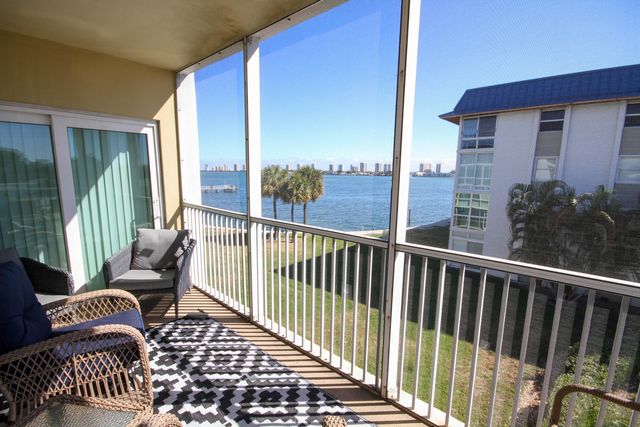 2936 Lake Shore Drive 310, Riviera Beach, FL 33404