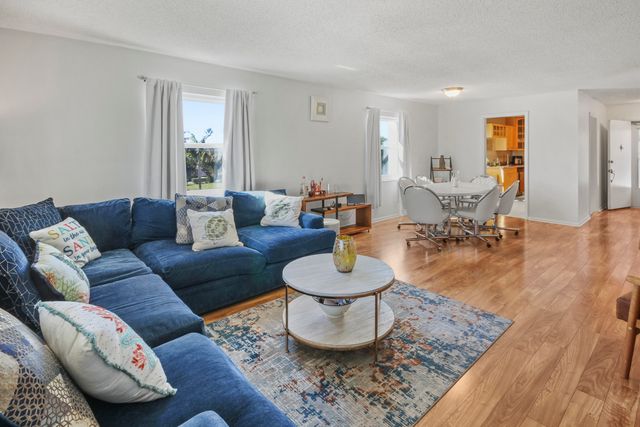 2936 Lake Shore Drive 310, Riviera Beach, FL 33404