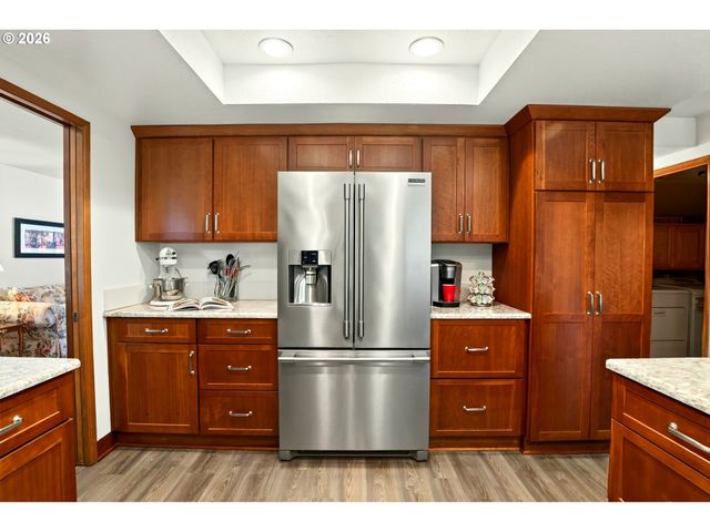 17410 SCHALIT Way, Lake Oswego, OR 97035