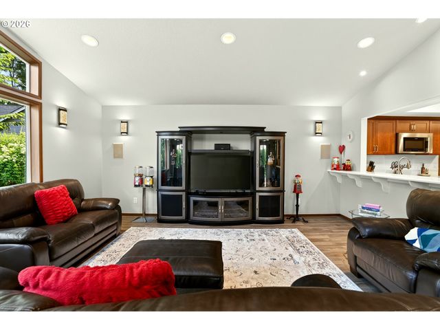 17410 SCHALIT Way, Lake Oswego, OR 97035