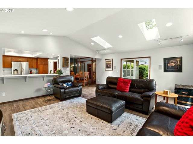 17410 SCHALIT Way, Lake Oswego, OR 97035