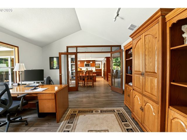 17410 SCHALIT Way, Lake Oswego, OR 97035