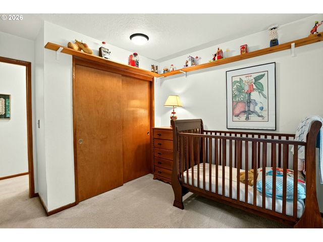 17410 SCHALIT Way, Lake Oswego, OR 97035